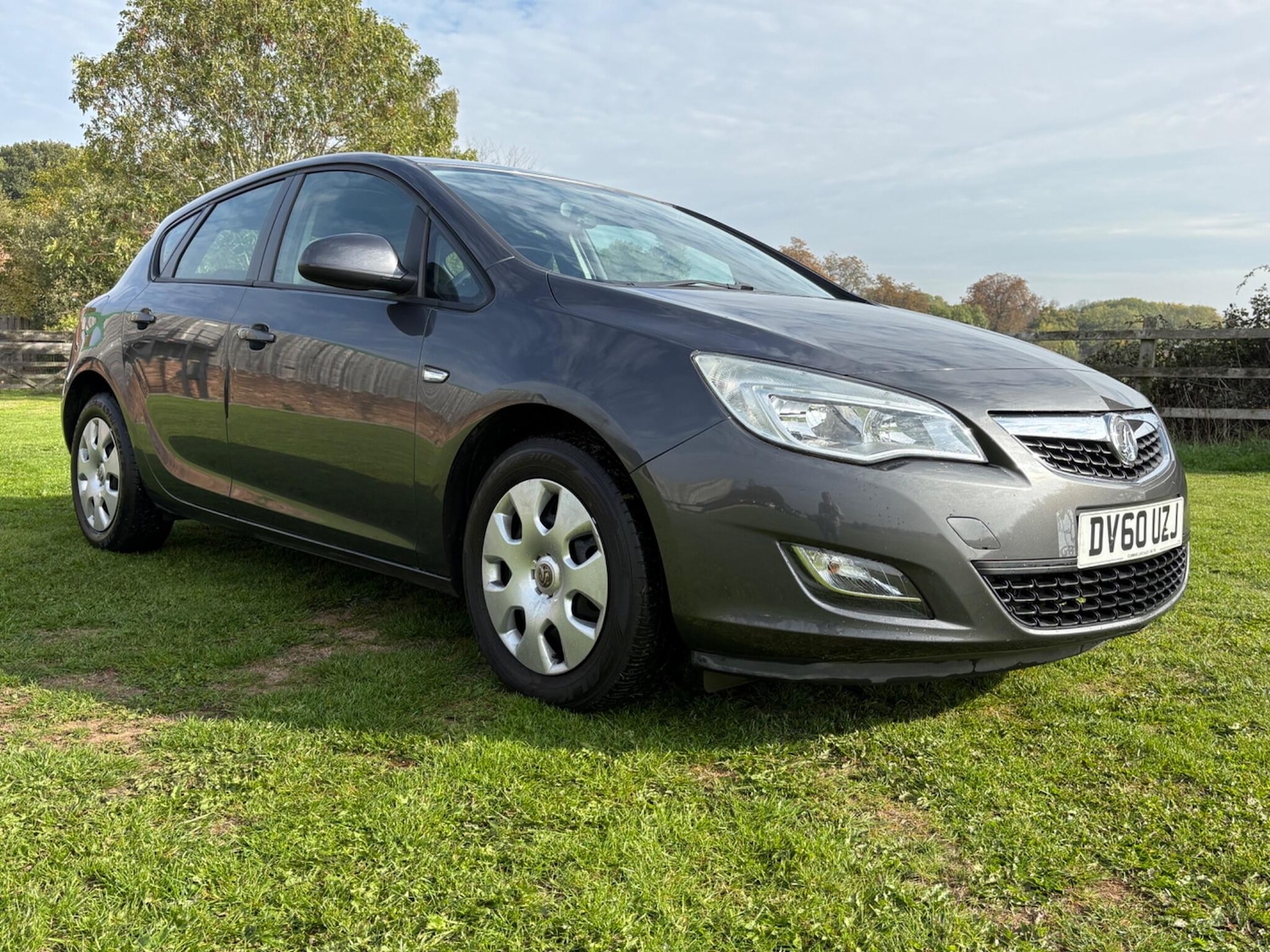 Used Vauxhall Astra 2011 for sale - 76139968: Photo 3