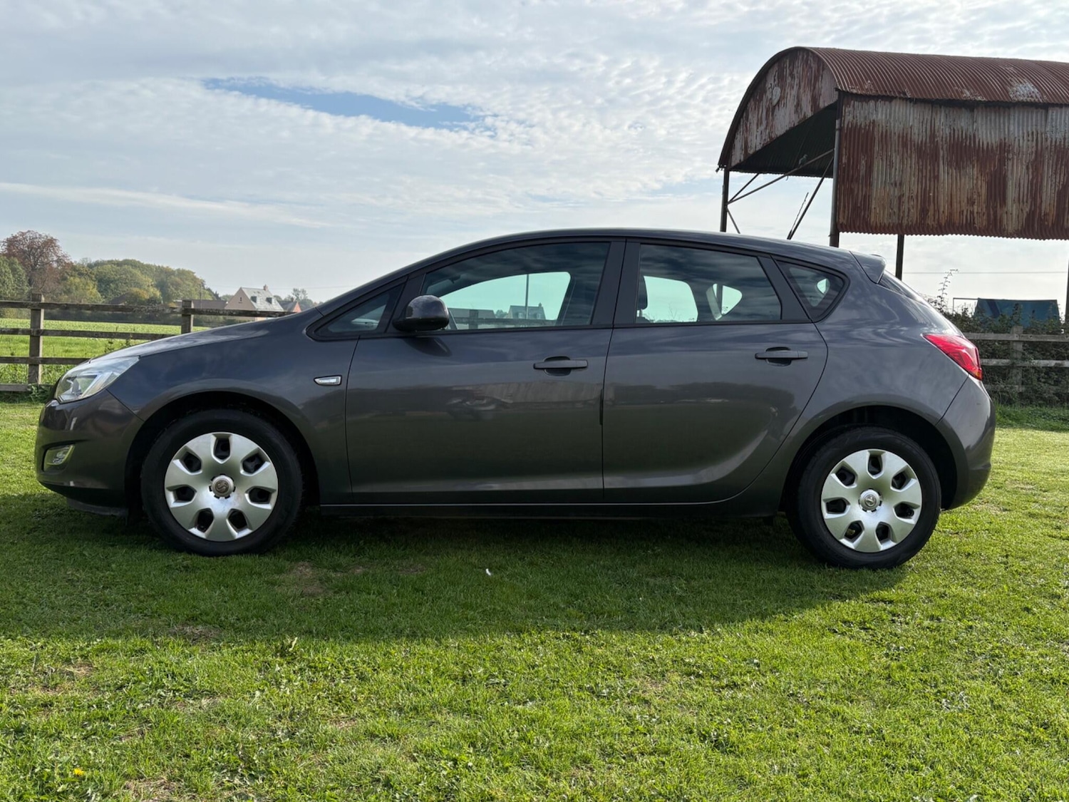 Used Vauxhall Astra 2011 for sale - 76139968: Photo 8