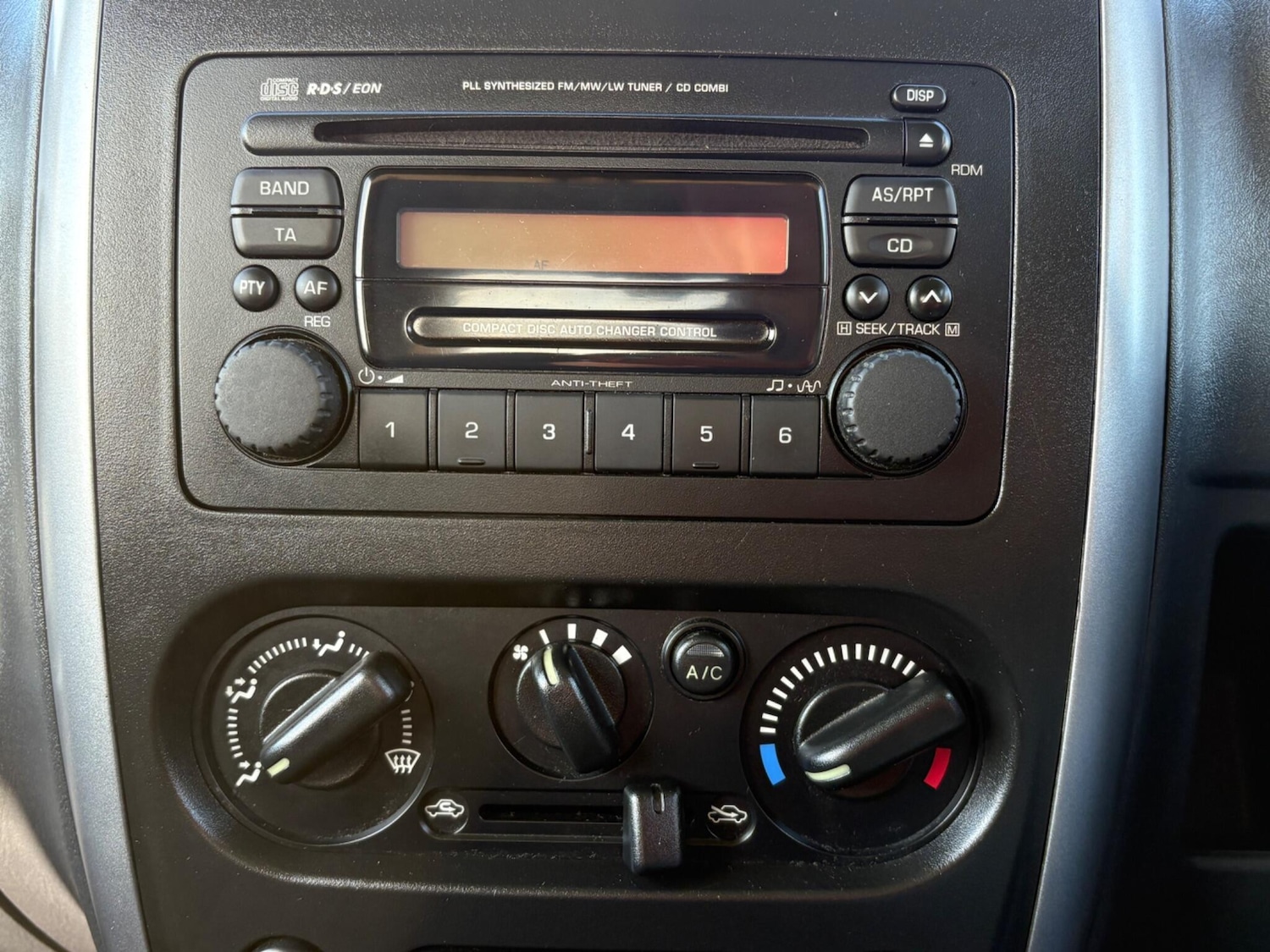 Used Suzuki Jimny 2014 for sale - 76372612: Photo 16
