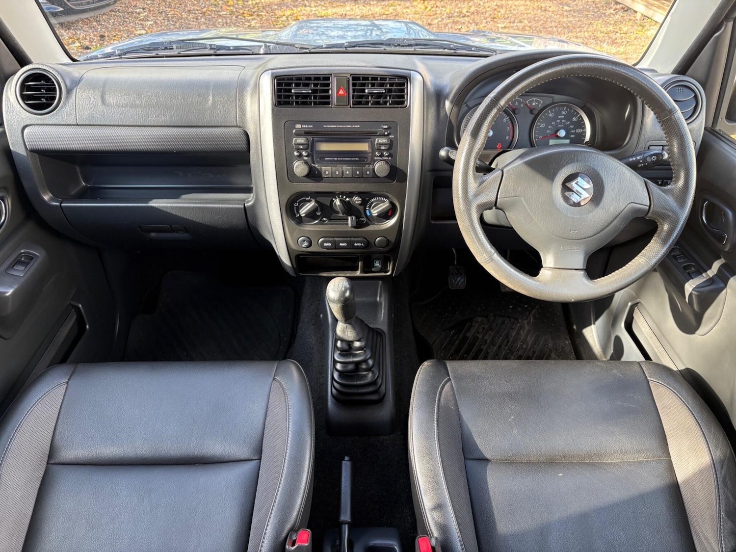 Used Suzuki Jimny 2014 for sale - 76372612: Photo 2