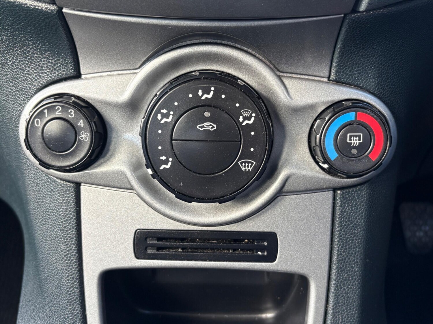 Used Ford Fiesta 2009 for sale - 78103103: Photo 19