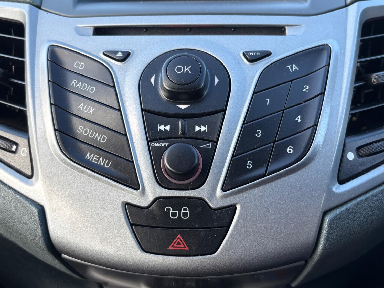 Used Ford Fiesta 2009 for sale - 78103103: Photo 20