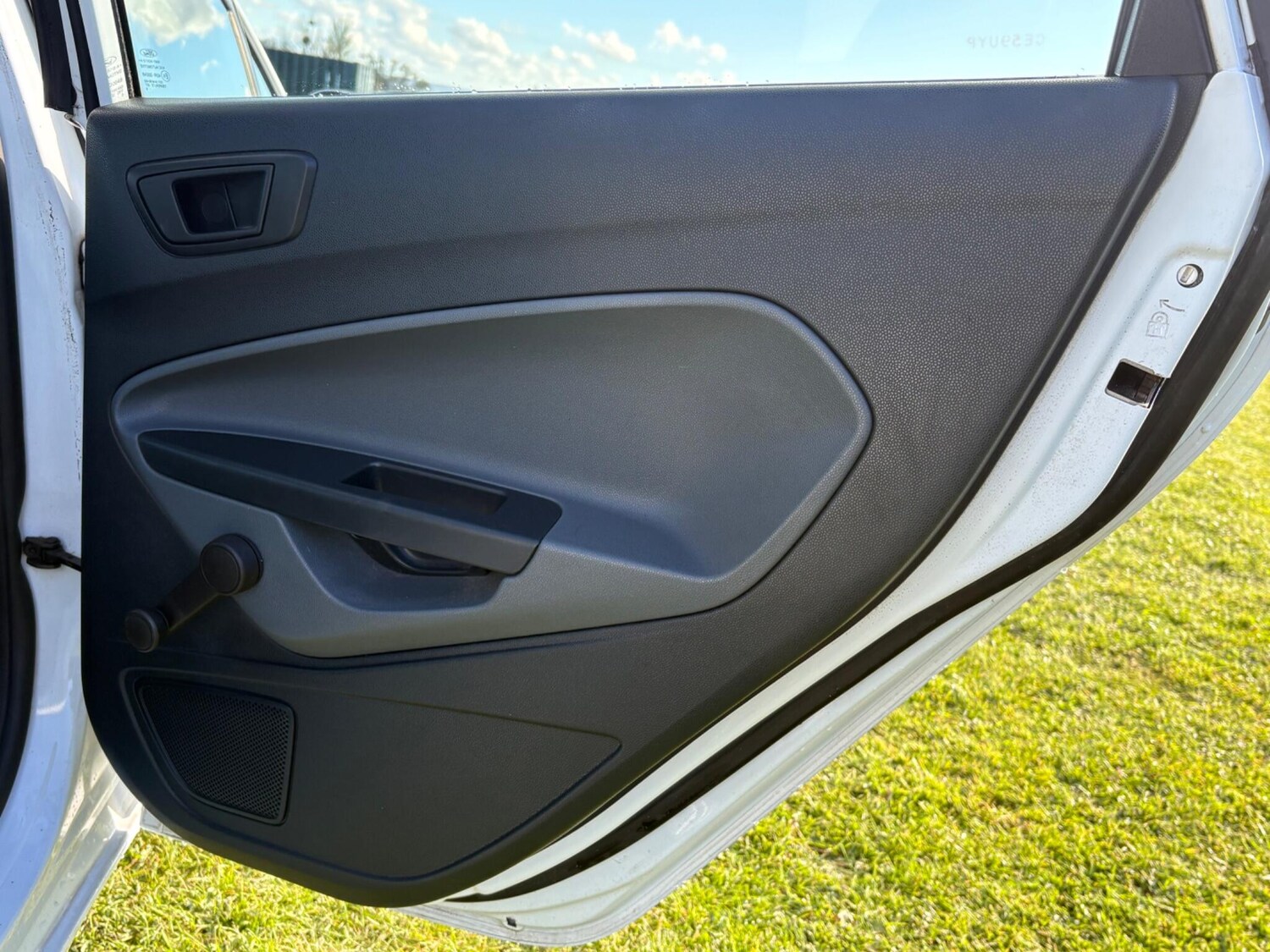 Used Ford Fiesta 2009 for sale - 78103103: Photo 24