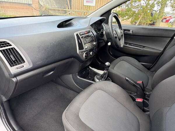 Used Hyundai i20 2013 for sale - 76176221: Photo 12
