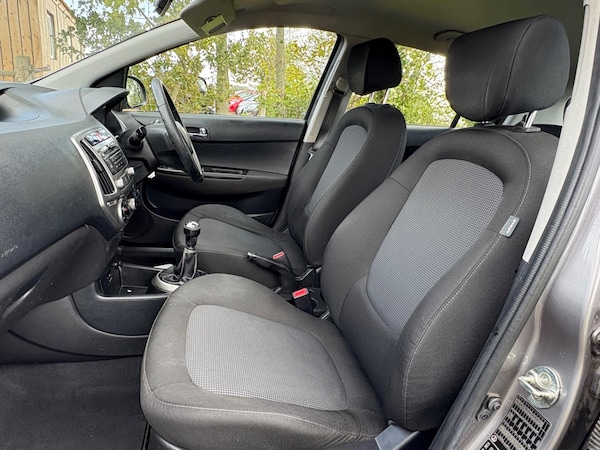 Used Hyundai i20 2013 for sale - 76176221: Photo 13