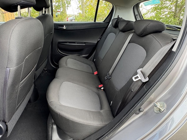 Used Hyundai i20 2013 for sale - 76176221: Photo 14