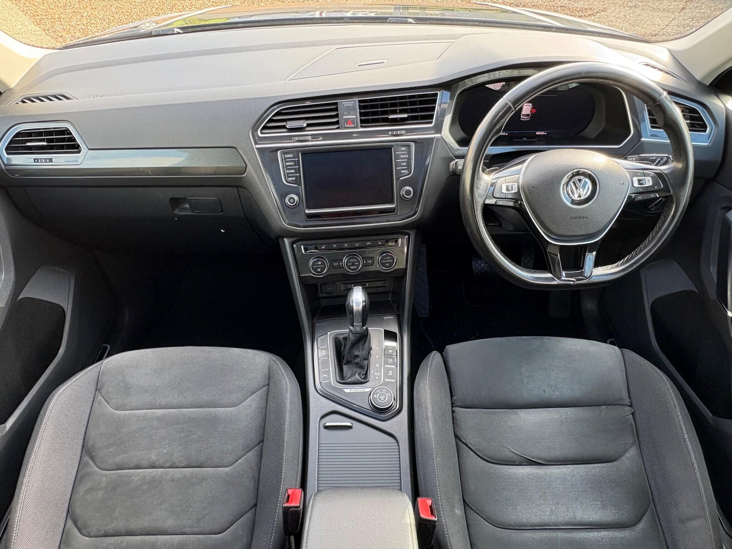 Used Volkswagen Tiguan 2017 for sale - 77442747: Photo 2