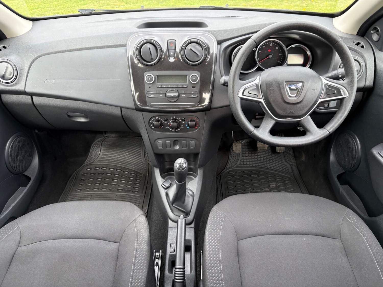 Used Dacia Sandero 2020 for sale - 77995200: Photo 2
