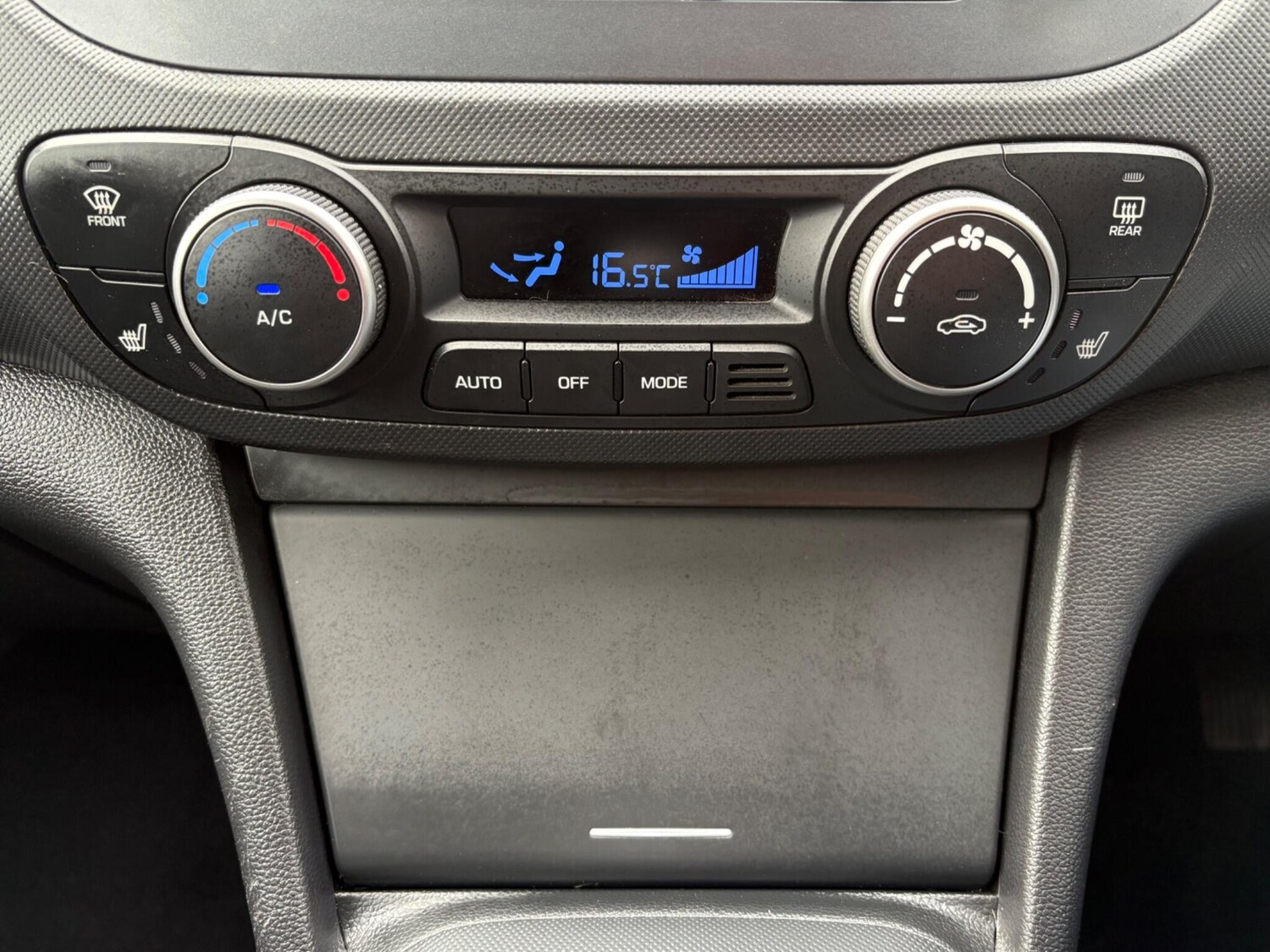 Used Hyundai i10 2017 for sale - 76361669: Photo 14