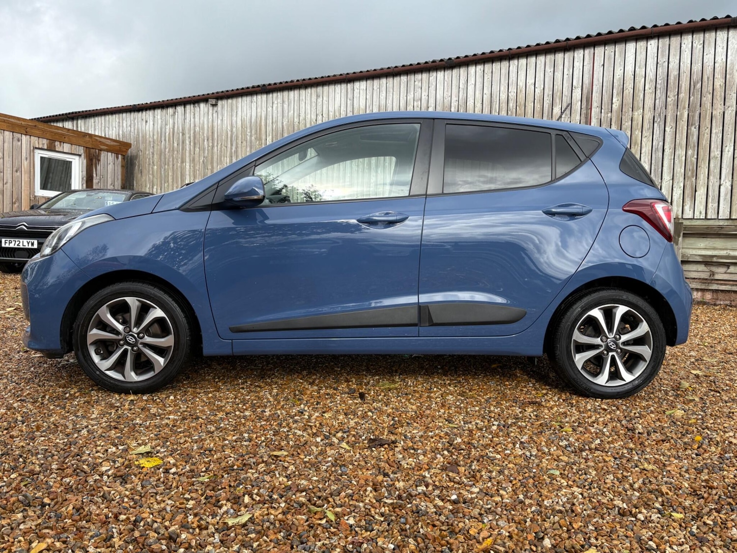 Used Hyundai i10 2017 for sale - 76361669: Photo 8