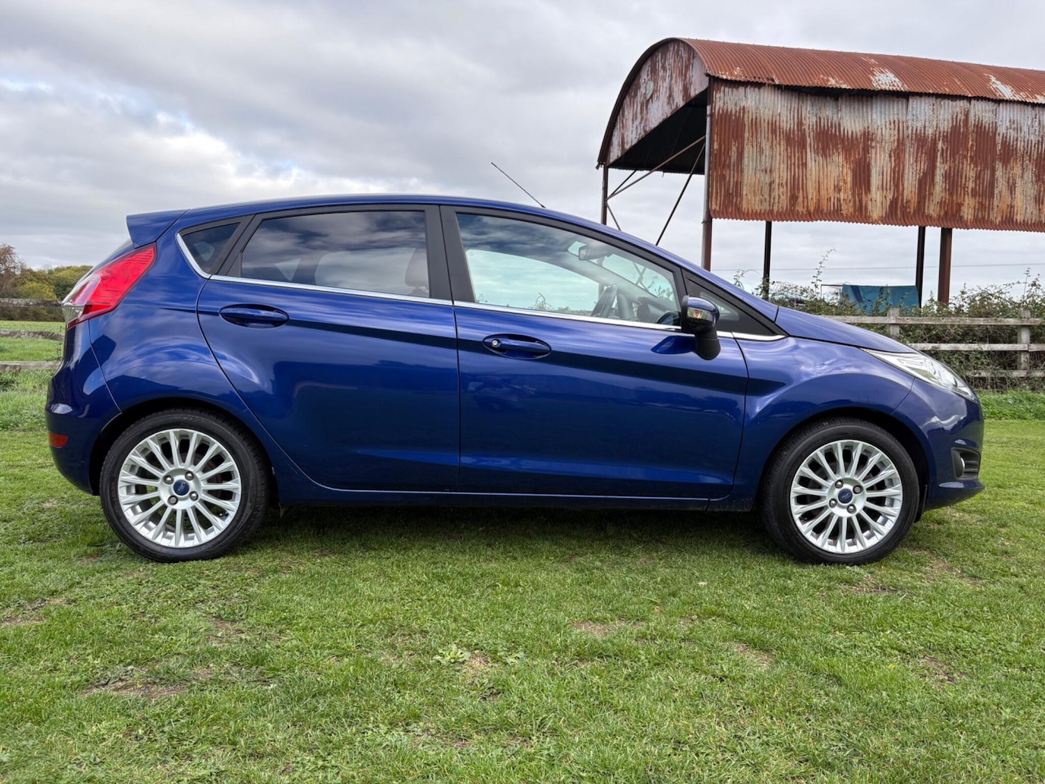 Used Ford Fiesta 2015 for sale - 76190881: Photo 10