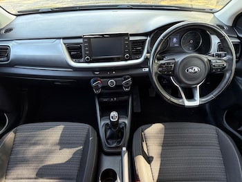 Used Kia Stonic 2018 for sale - 75610533: Photo