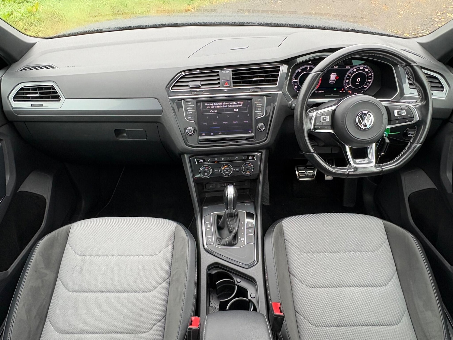 Used Volkswagen Tiguan 2017 for sale - 76514688: Photo 2