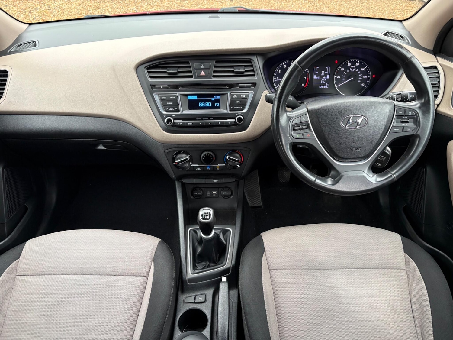 Used Hyundai i20 2015 for sale - 77600501: Photo 2