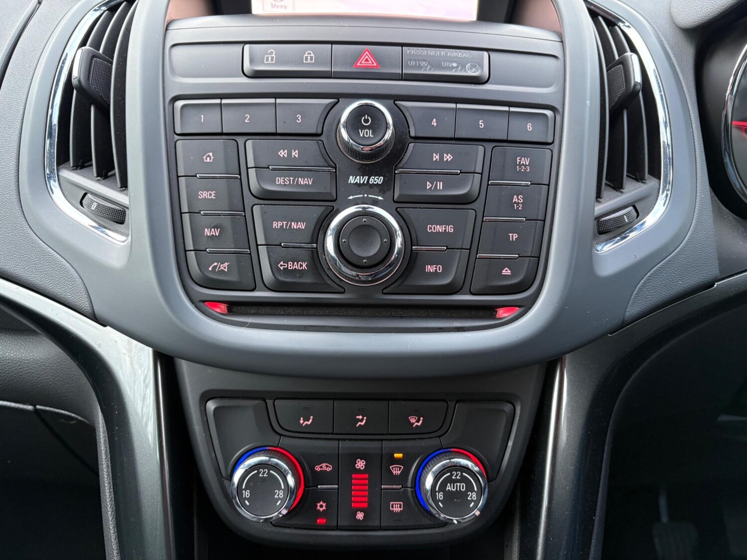 Used Vauxhall Zafira 2014 for sale - 77316125: Photo 17