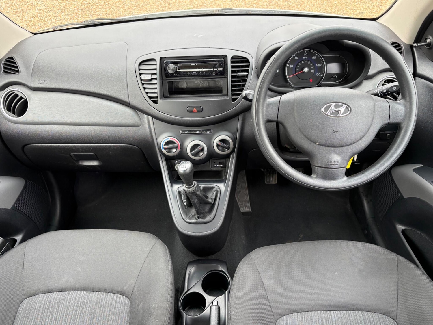 Used Hyundai i10 2011 for sale - 77740175: Photo 2