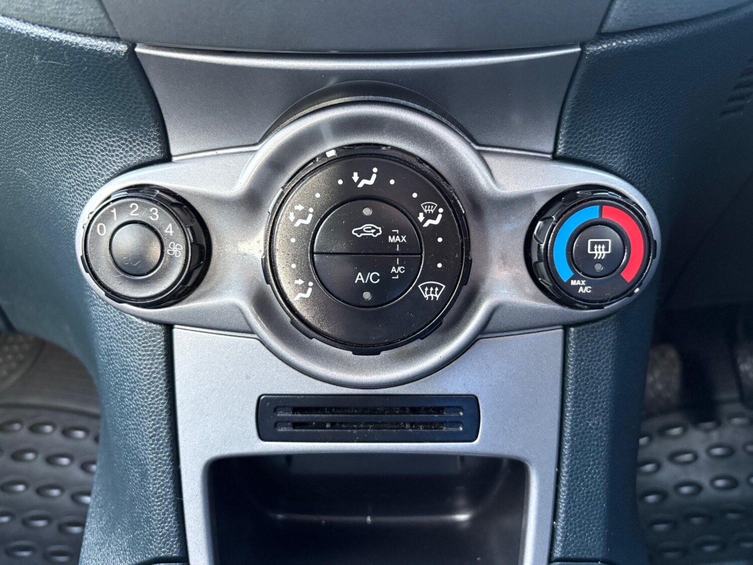 Used Ford Fiesta 2011 for sale - 77740168: Photo 16