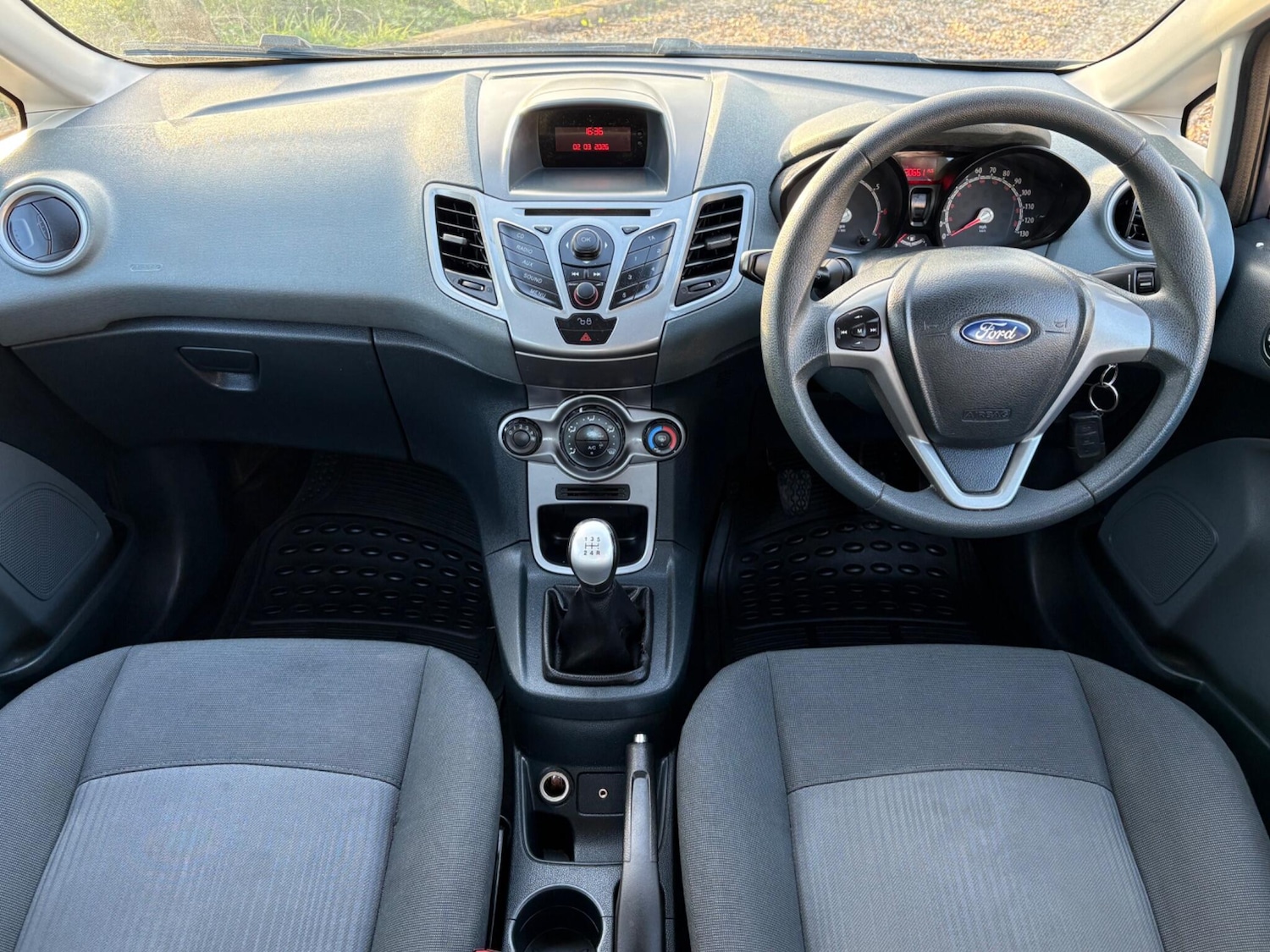 Used Ford Fiesta 2011 for sale - 77740168: Photo 2