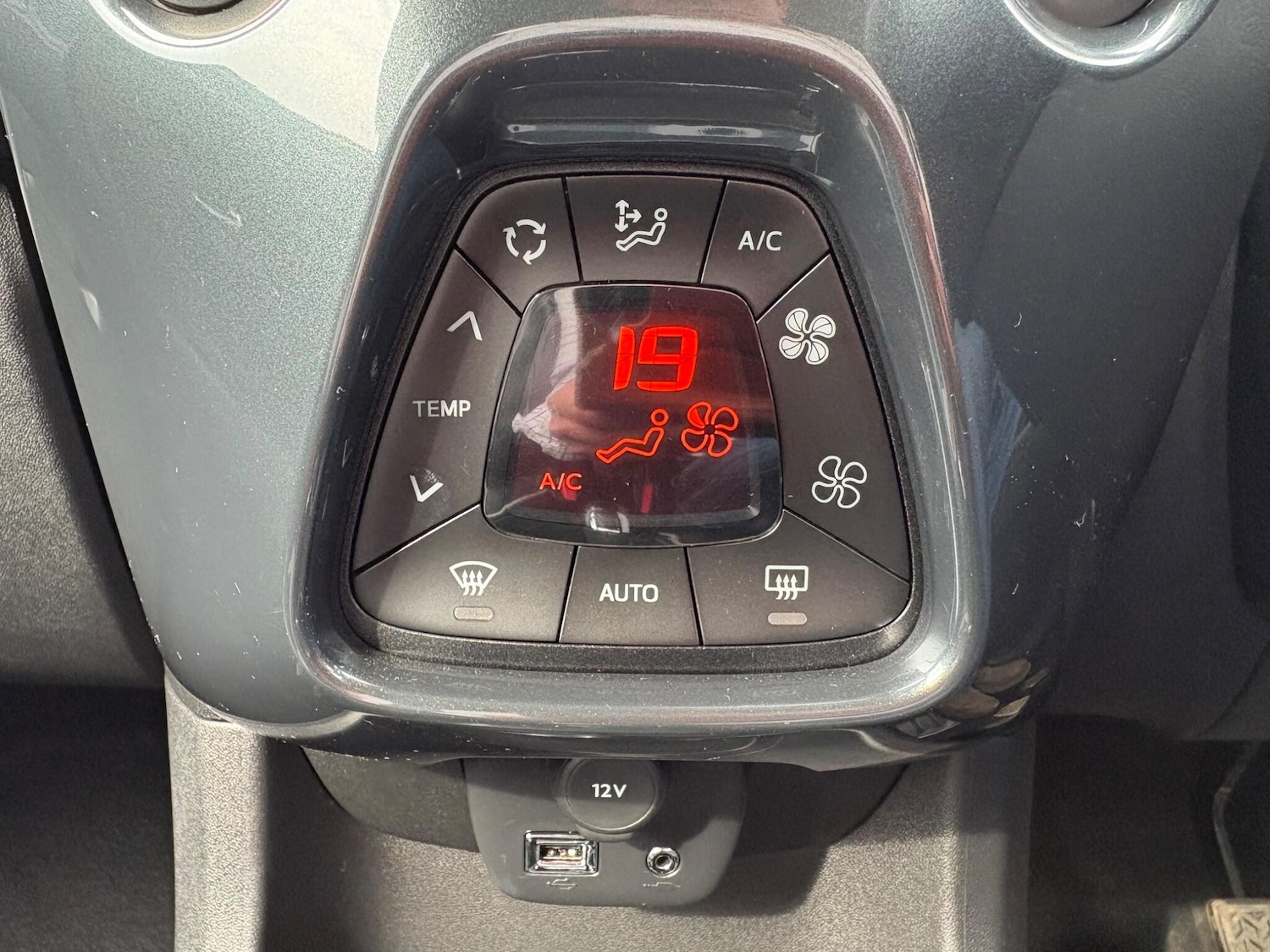 Used Toyota AYGO 2016 for sale - 77995202: Photo 23