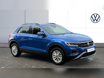 Used Volkswagen T-Roc 2023 for sale - 76555111: Photo