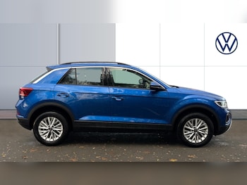 Used Volkswagen T-Roc 2023 for sale - 76555111: Photo