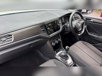 Used Volkswagen T-Roc 2020 for sale - 78571158: Photo