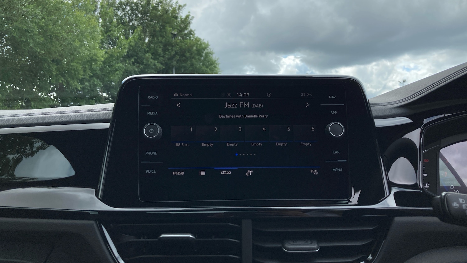 Used Volkswagen T-Roc 2025 for sale - 76075746: Photo 12