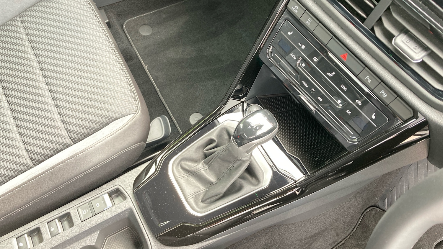 Used Volkswagen T-Roc 2025 for sale - 76075746: Photo 14