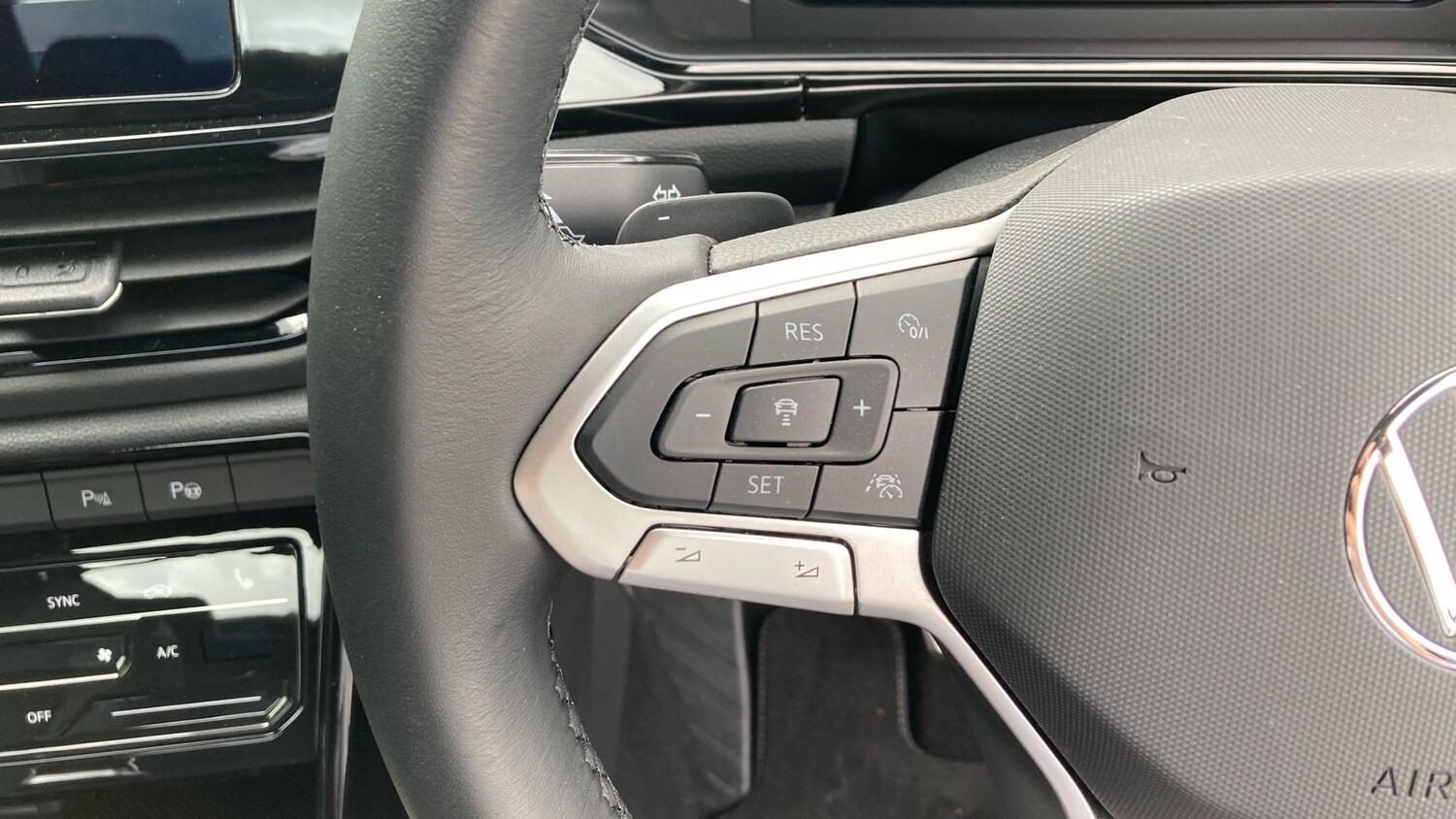 Used Volkswagen T-Roc 2025 for sale - 76075746: Photo 17