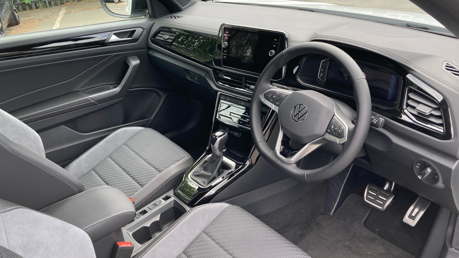 Used Volkswagen T-Roc 2025 for sale - 76075746: Photo 6