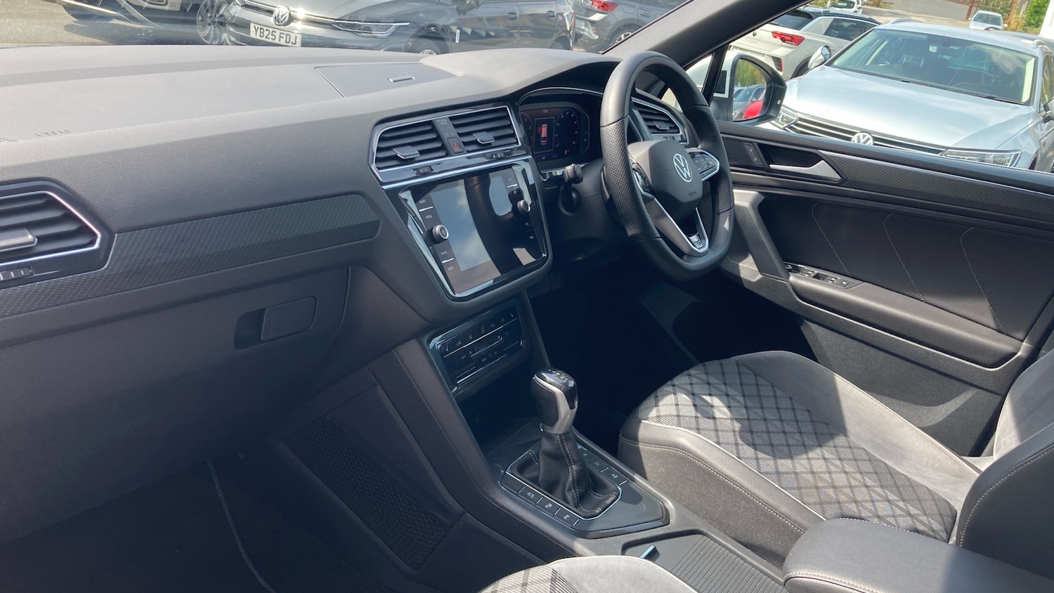 Used Volkswagen Tiguan 2021 for sale - 76449504: Photo 2