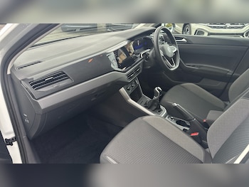 Used Volkswagen Polo 2023 for sale - 76115775: Photo 2