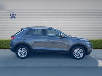 Used Volkswagen T-Roc 2023 for sale - 79605317: Photo