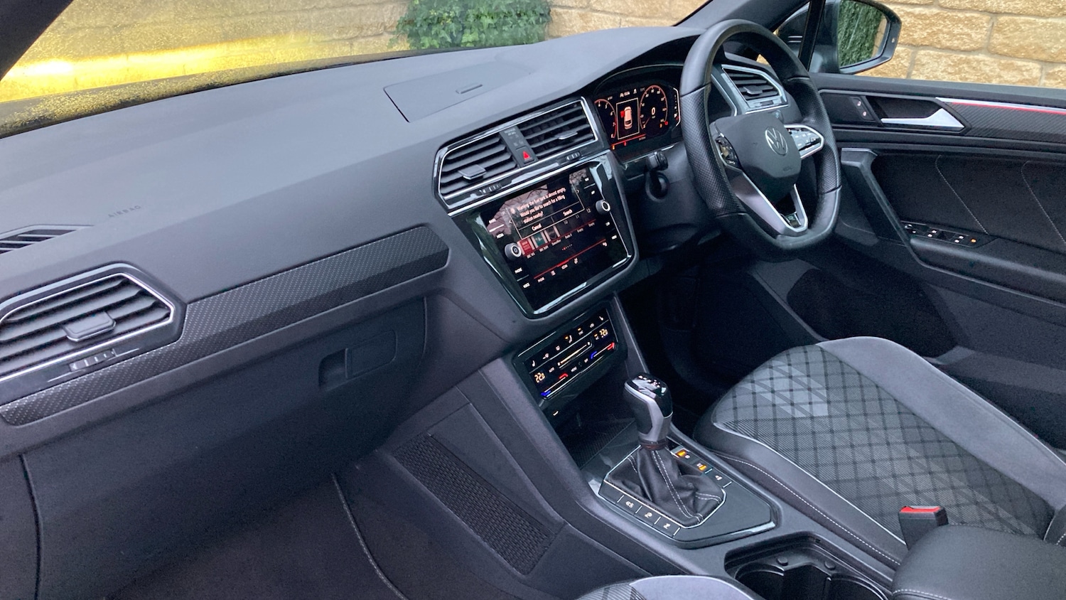 Used Volkswagen Tiguan 2023 for sale - 77548131: Photo 2