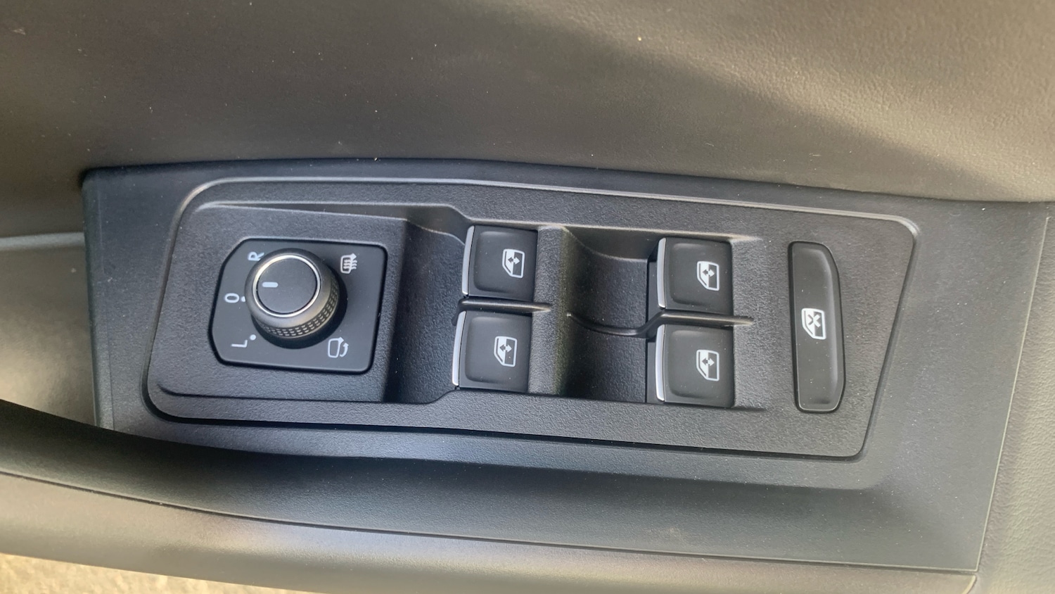 Used Volkswagen T-Roc 2025 for sale - 77106404: Photo 33