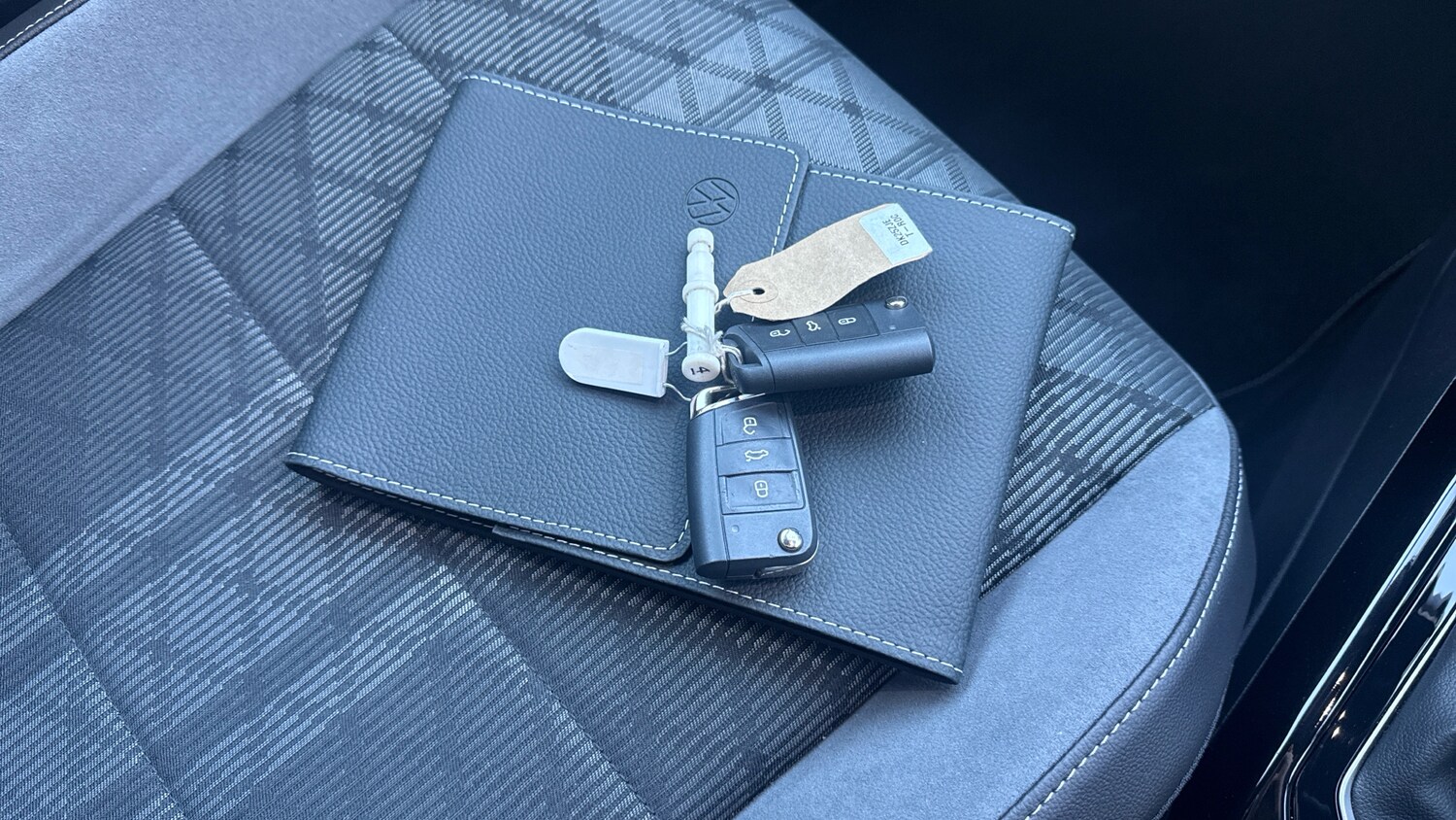 Used Volkswagen T-Roc 2025 for sale - 76734958: Photo 30