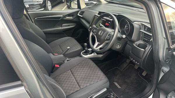 Used Honda Jazz 2017 for sale - 76299213: Photo 11