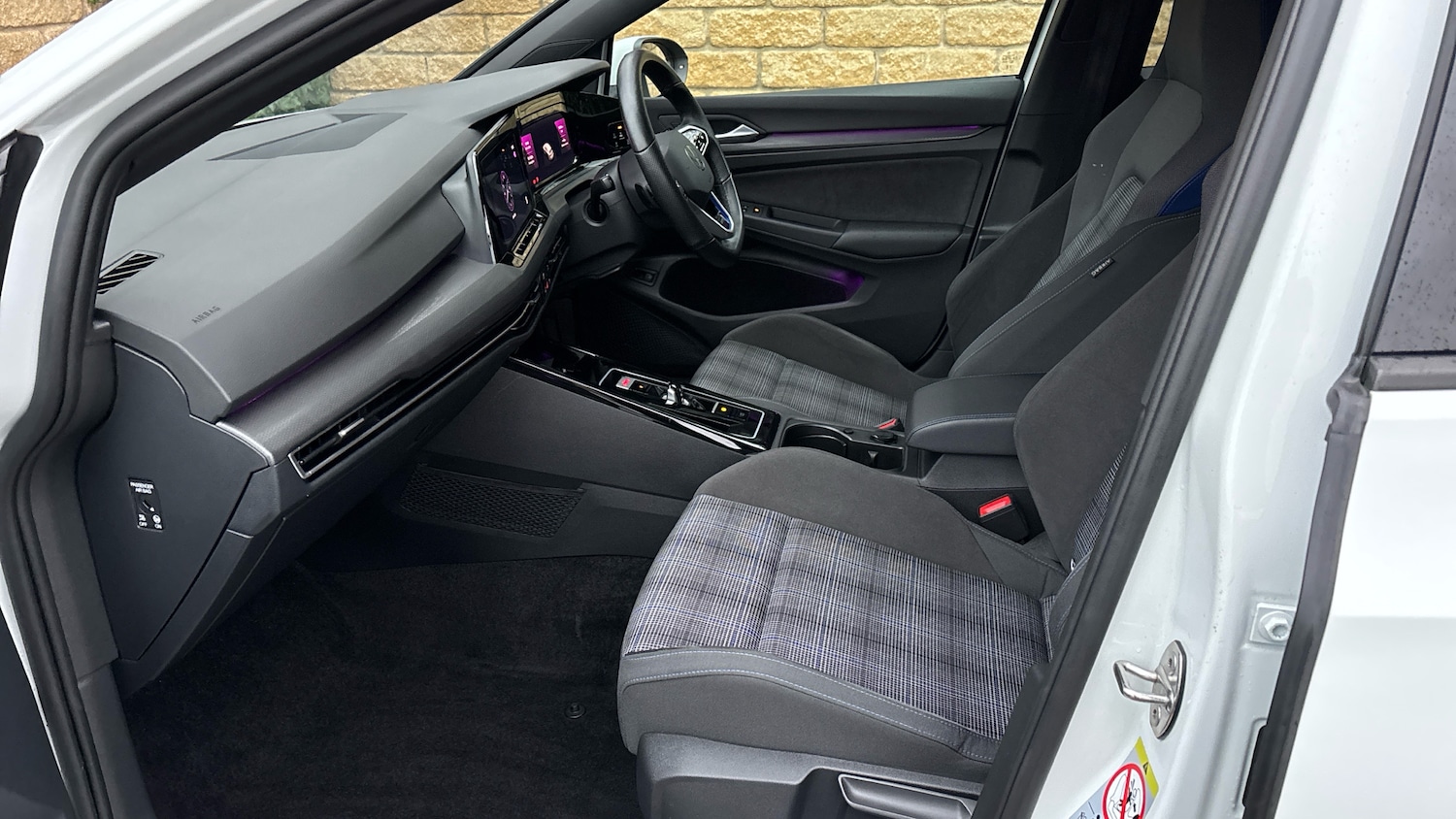 Used Volkswagen Golf 2023 for sale - 77676989: Photo 2