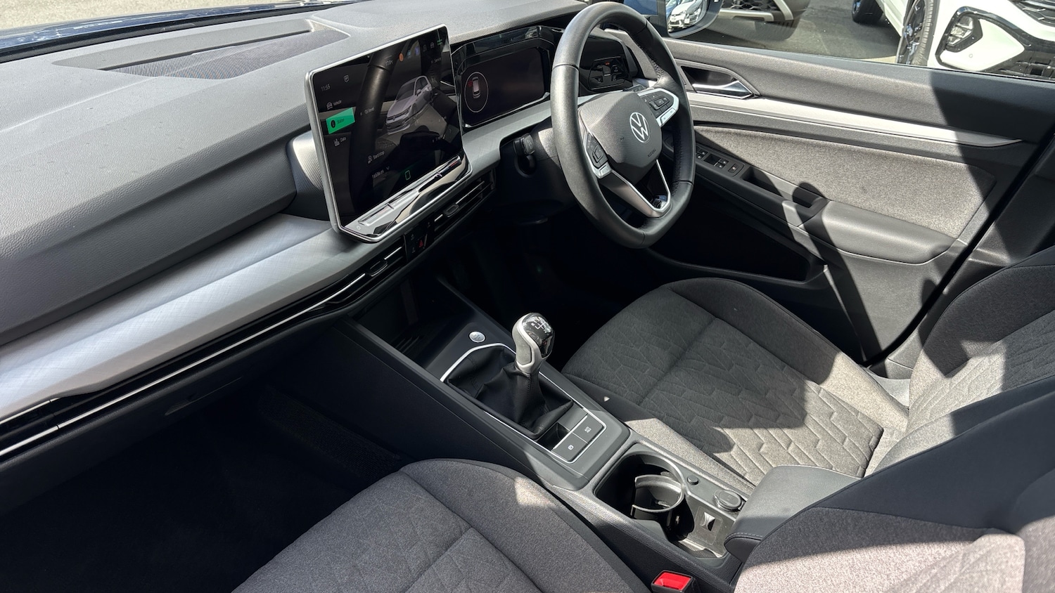 Used Volkswagen Golf 2024 for sale - 75903889: Photo 2