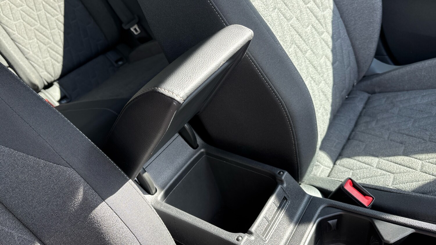 Used Volkswagen Golf 2024 for sale - 75903889: Photo 24