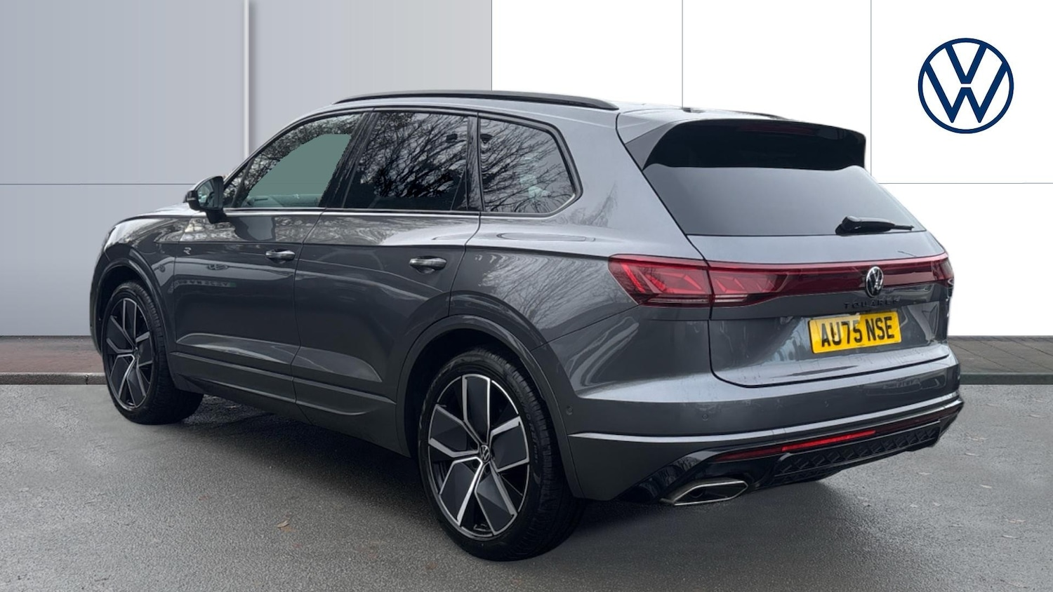 Used Volkswagen Touareg 2025 for sale - 77262198: Photo 3