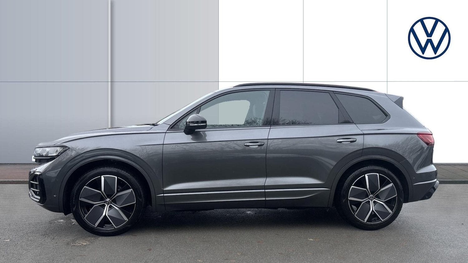 Used Volkswagen Touareg 2025 for sale - 77262198: Photo 4