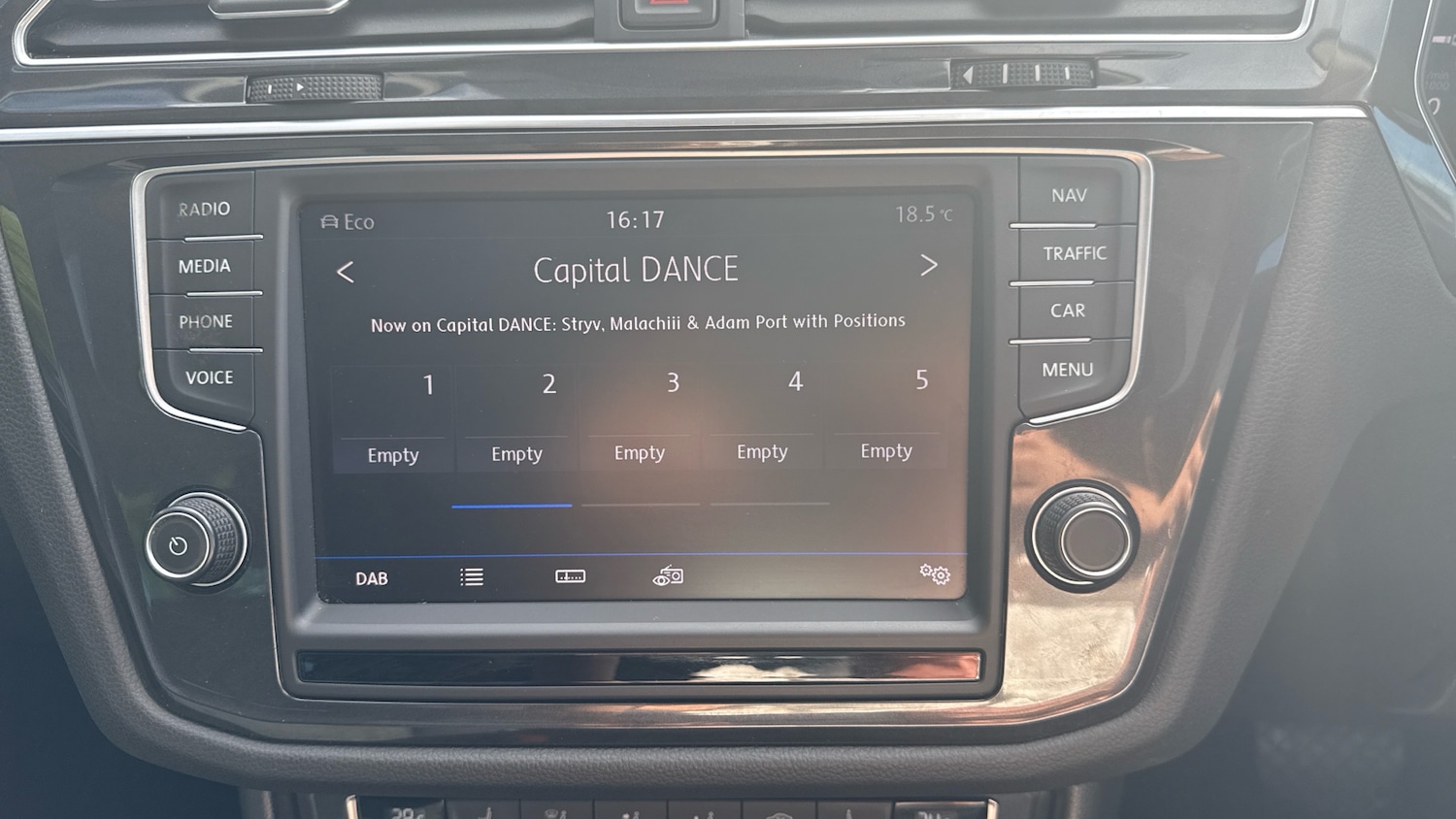 Used Volkswagen Tiguan 2017 for sale - 76984635: Photo 12