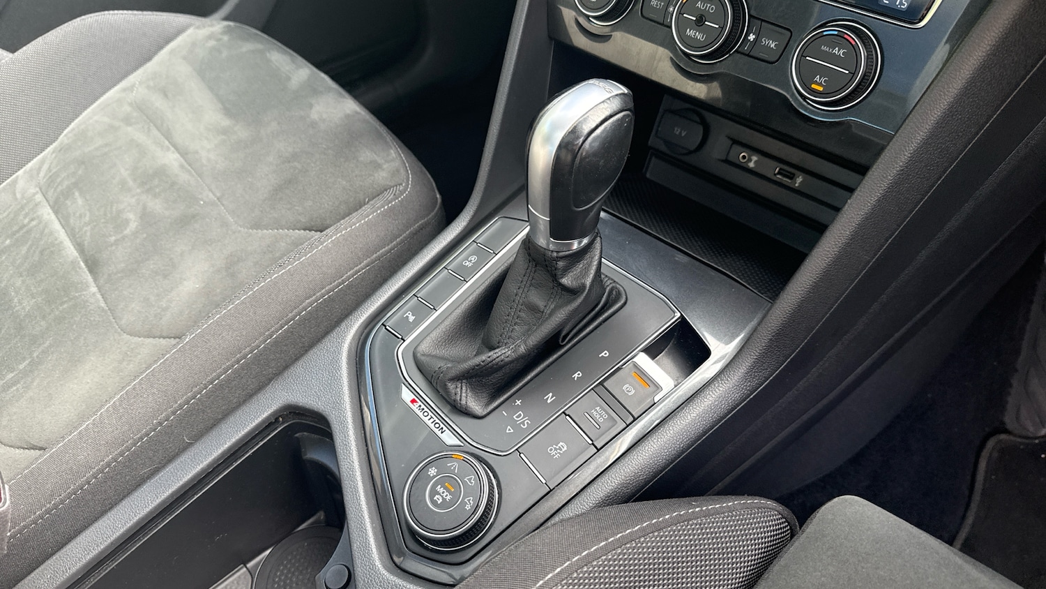 Used Volkswagen Tiguan 2017 for sale - 76984635: Photo 14