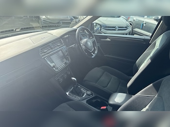 Used Volkswagen Tiguan 2017 for sale - 76984635: Photo