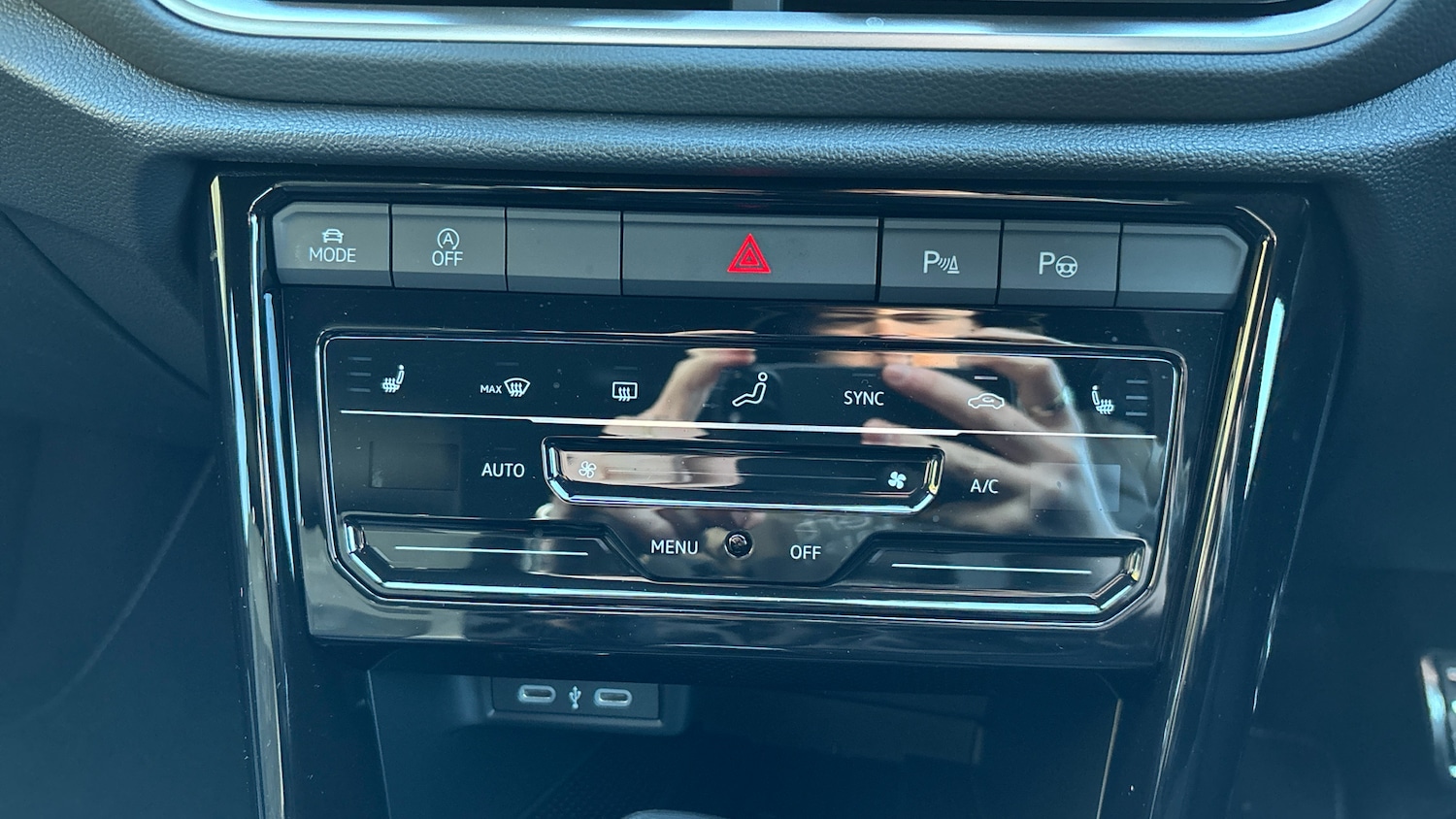 Used Volkswagen T-Roc 2025 for sale - 77687387: Photo 13