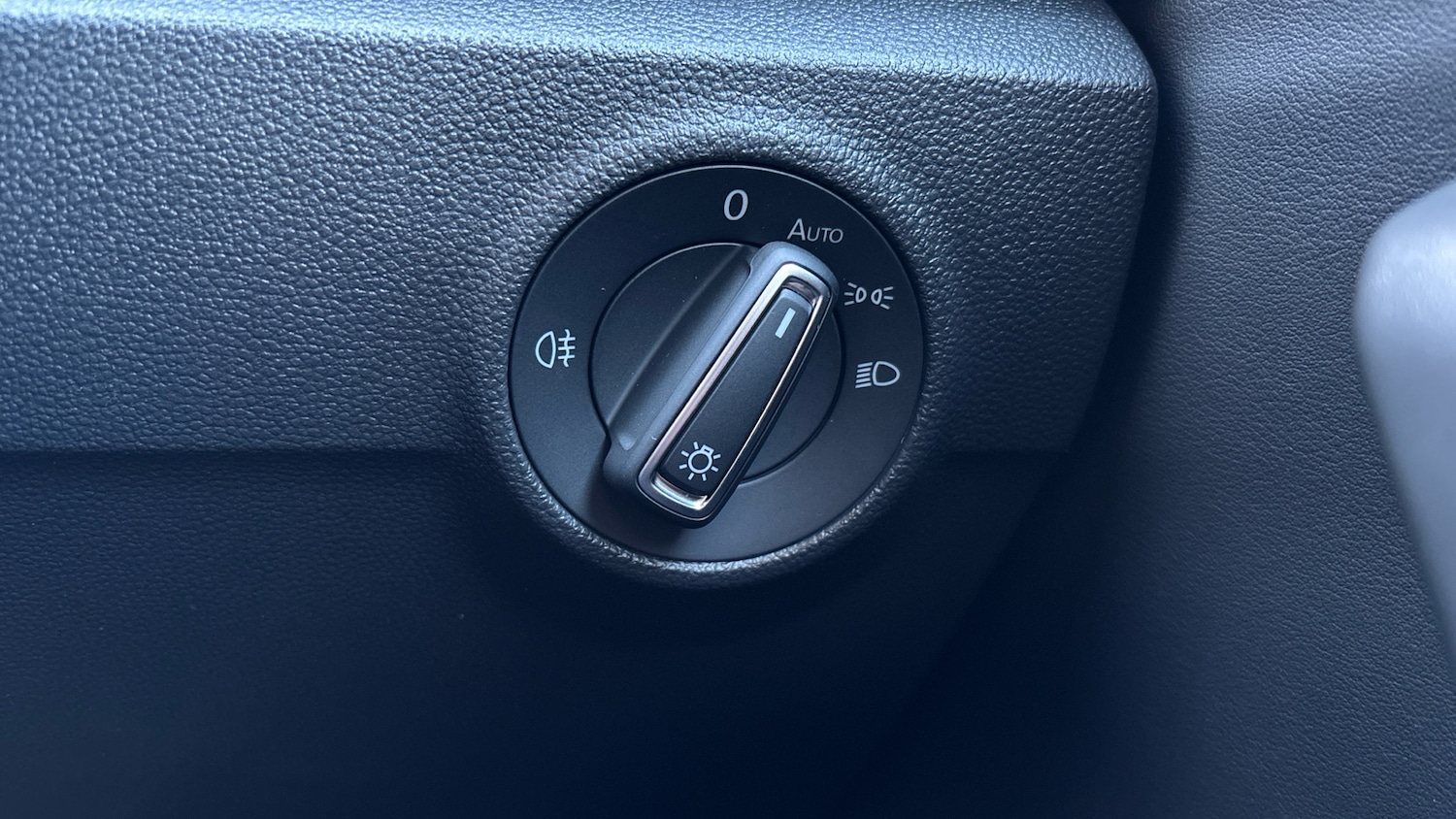 Used Volkswagen T-Roc 2025 for sale - 77687387: Photo 34