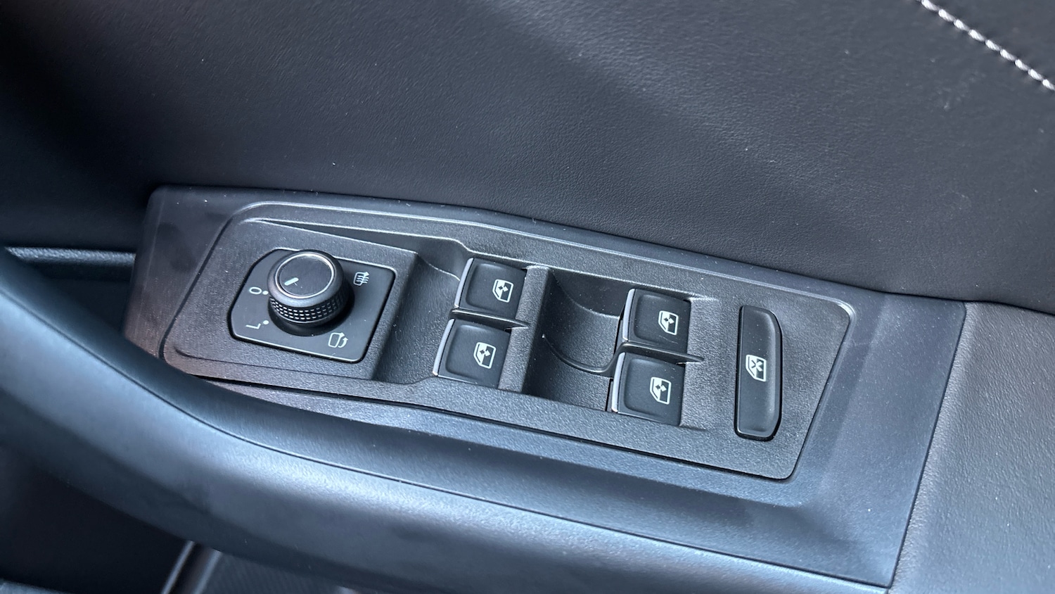 Used Volkswagen T-Roc 2025 for sale - 77687387: Photo 35