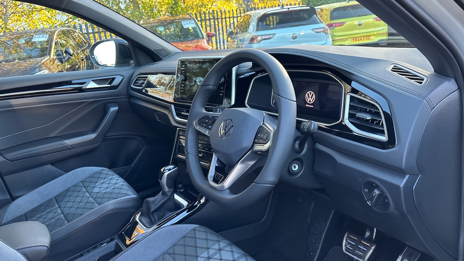 Used Volkswagen T-Roc 2025 for sale - 77687387: Photo 6