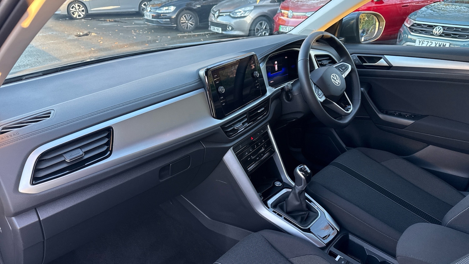 Used Volkswagen T-Roc 2025 for sale - 76892834: Photo 2